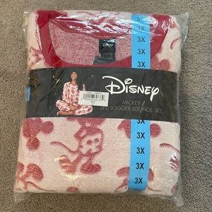 Disney Mickey Mouse 2 pc Fuzzy Jogger Lounge Set